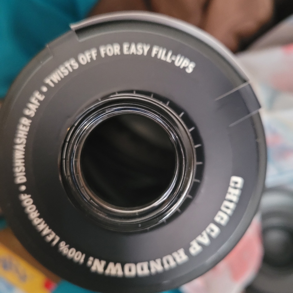 Yeti - Picture 6 of 6